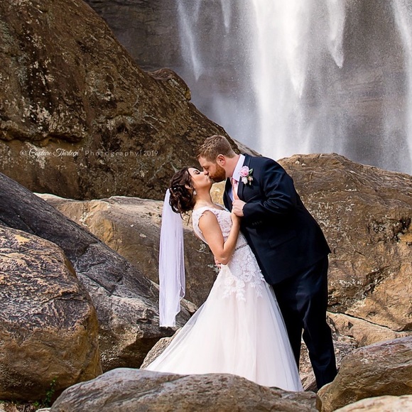 Meet your Posher, Nikki - Picture 2 of 5